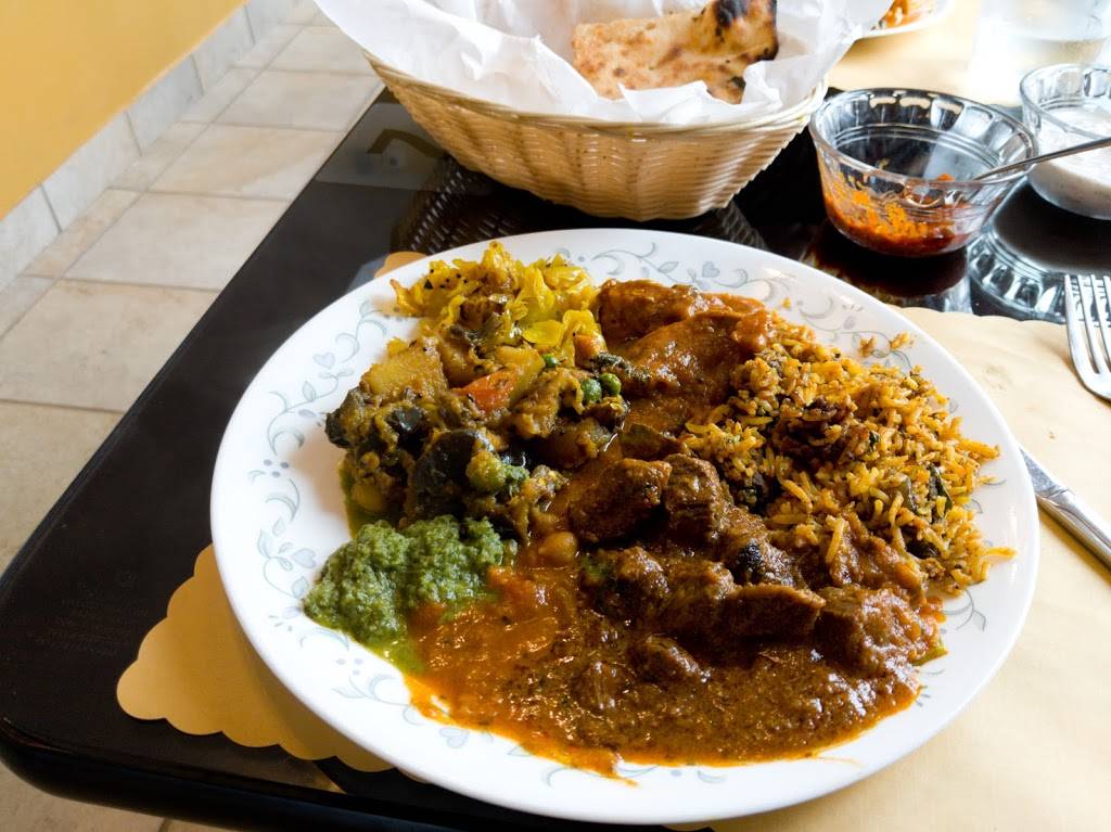 Indian Village Restaurant | restaurant | 7640 W Forest Home Ave, Greenfield, WI 53220, USA | 4145859777 OR +1 414-585-9777
