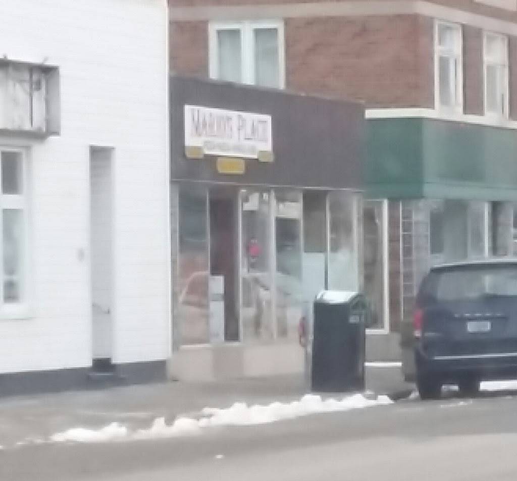 Marios Place | restaurant | 177 E Main St, Welland, ON L3B 3W7, Canada | 9057347422 OR +1 905-734-7422