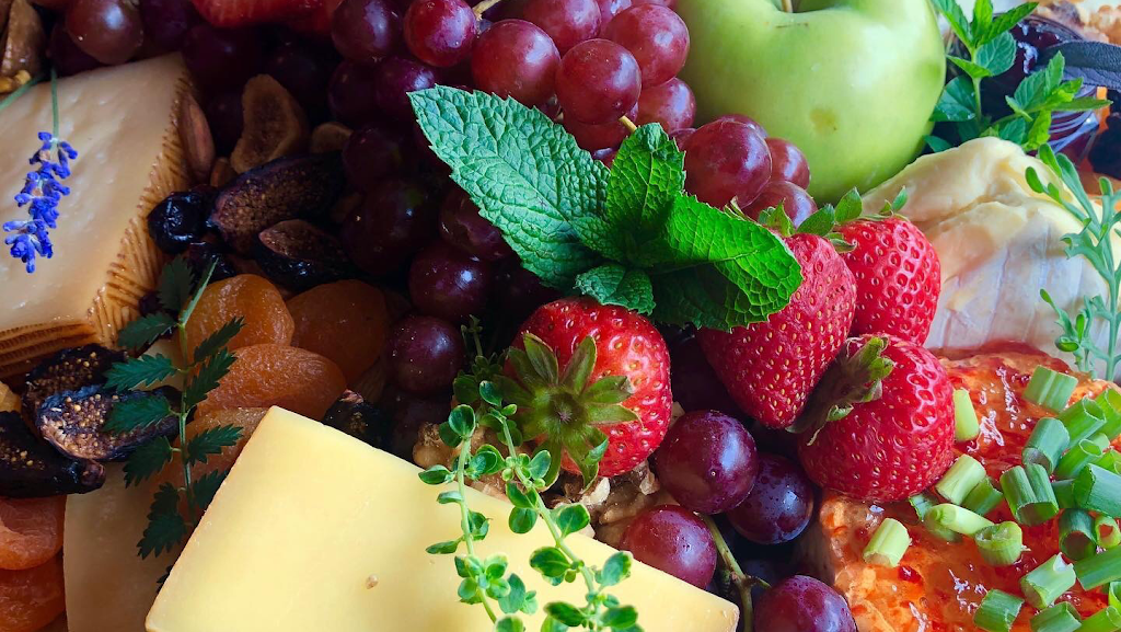 Sweet Red Bistro | restaurant | 208 W 1st Ave, Albany, OR 97321, USA | 5417040510 OR +1 541-704-0510