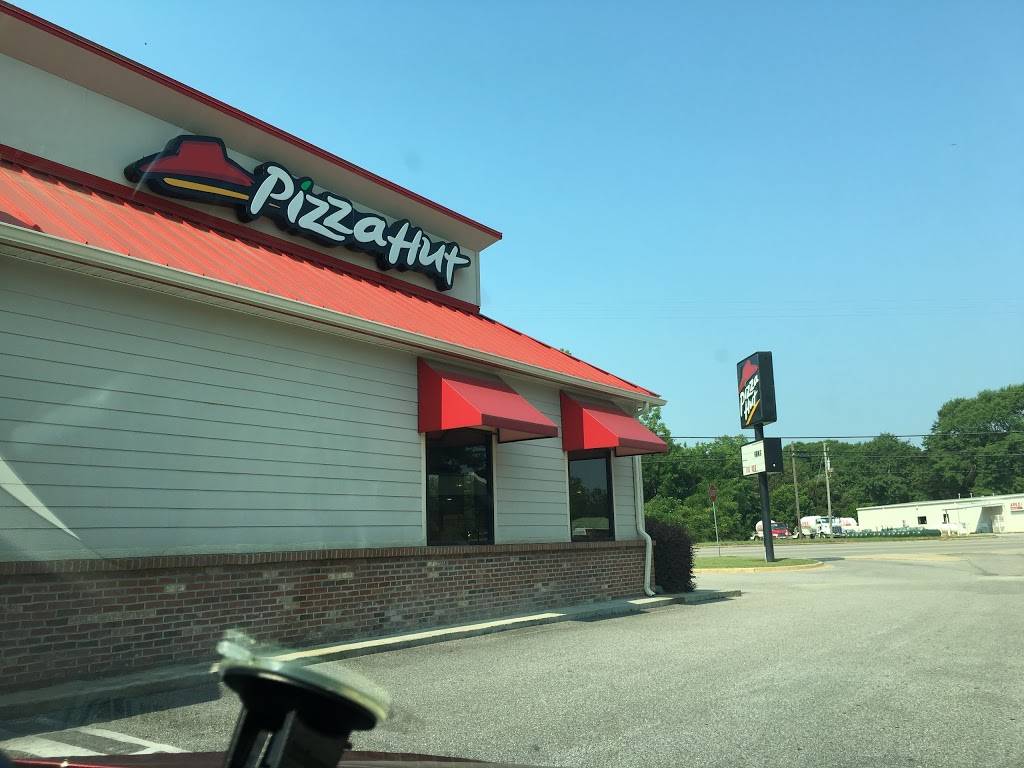 Pizza Hut | meal takeaway | 1514 Gilmer Ave, Tallassee, AL 36078, USA | 3342521050 OR +1 334-252-1050