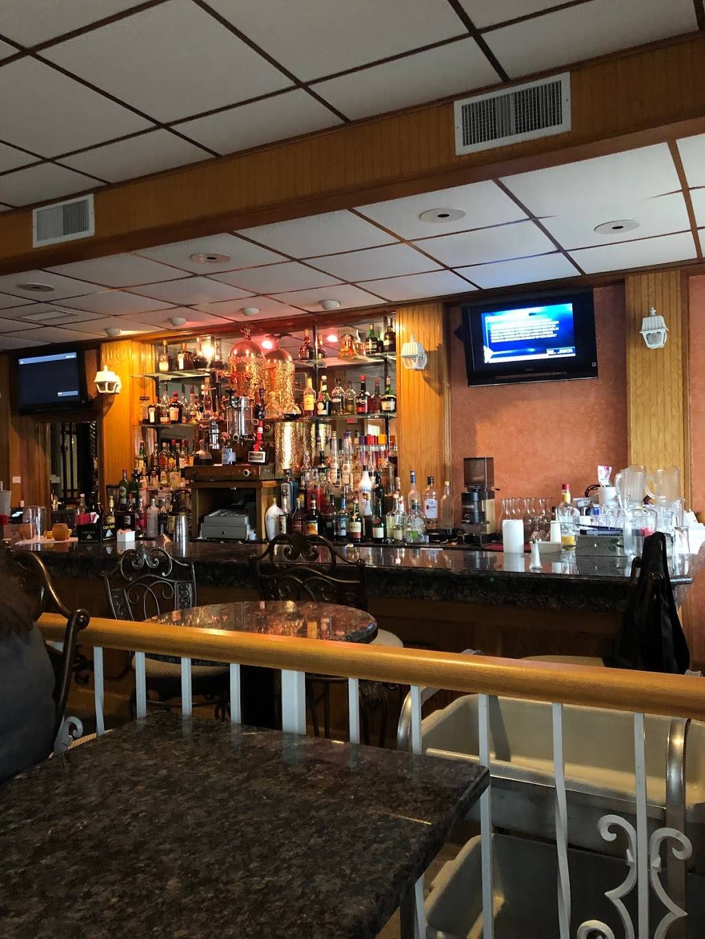 Lusitano Restaurant & Royal Gardens Banquet Facility | restaurant | 822 King Philip St, Fall River, MA 02724, USA | 5086729104 OR +1 508-672-9104