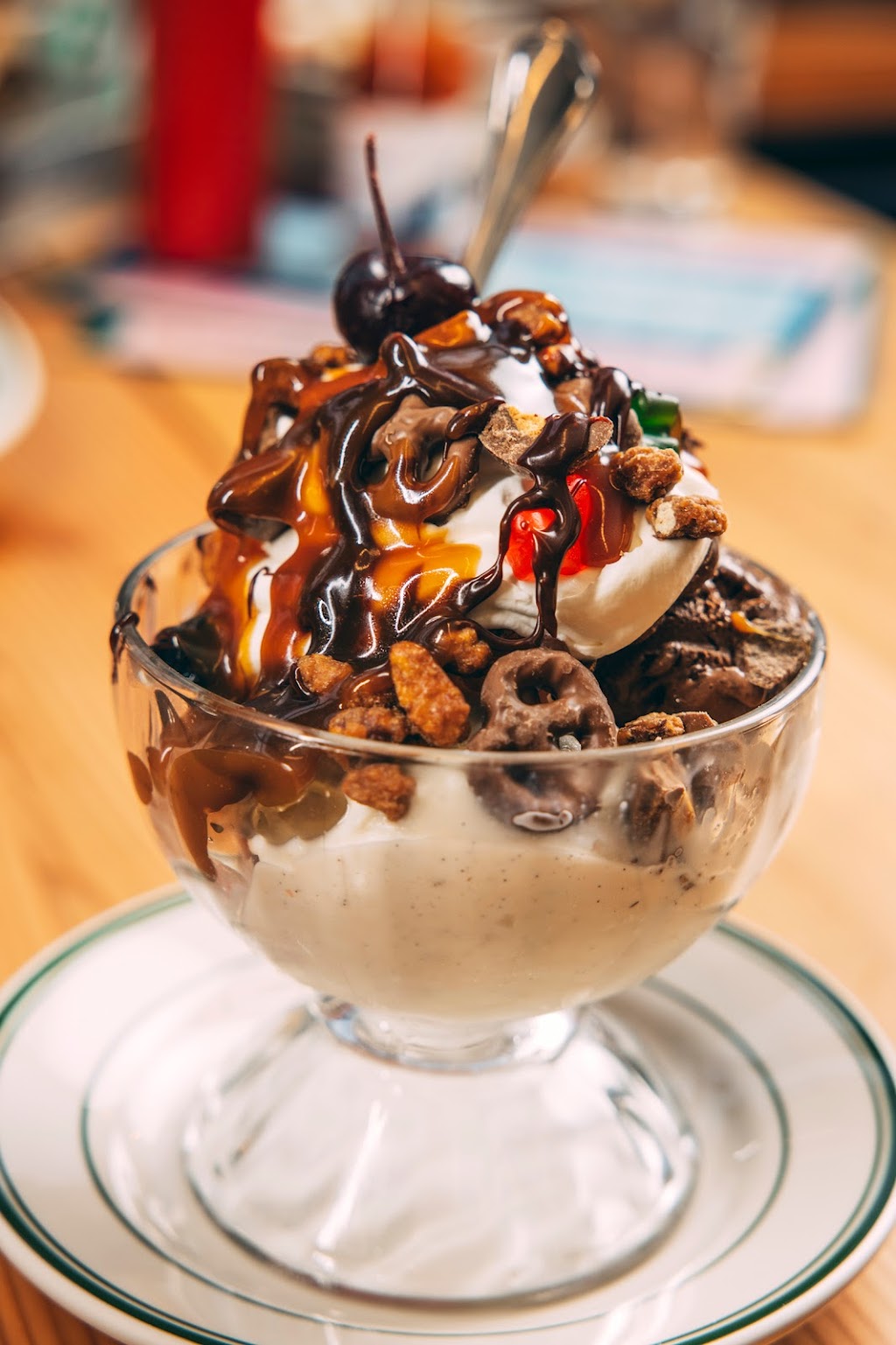 Ramova Grill and Taproom | restaurant | 3520 S Halsted St, Chicago, IL 60609, USA | 4142539992 OR +1 414-253-9992