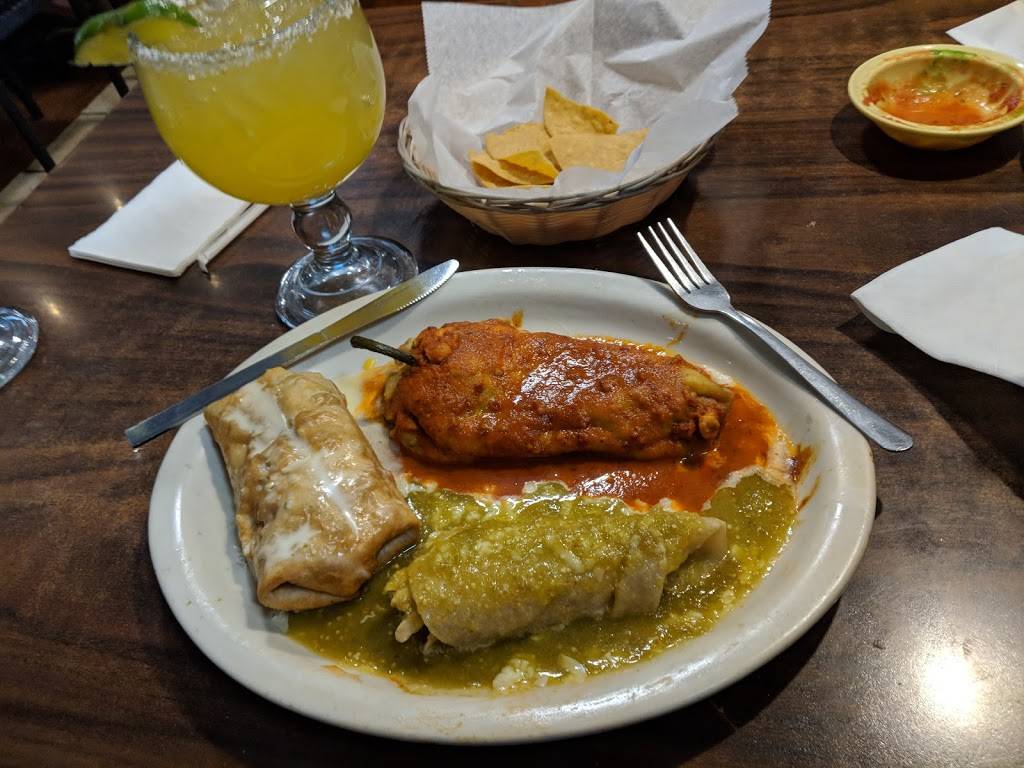 Los Tres Amigos | restaurant | 929 S State St, Jerseyville, IL 62052, USA | 6186398226 OR +1 618-639-8226