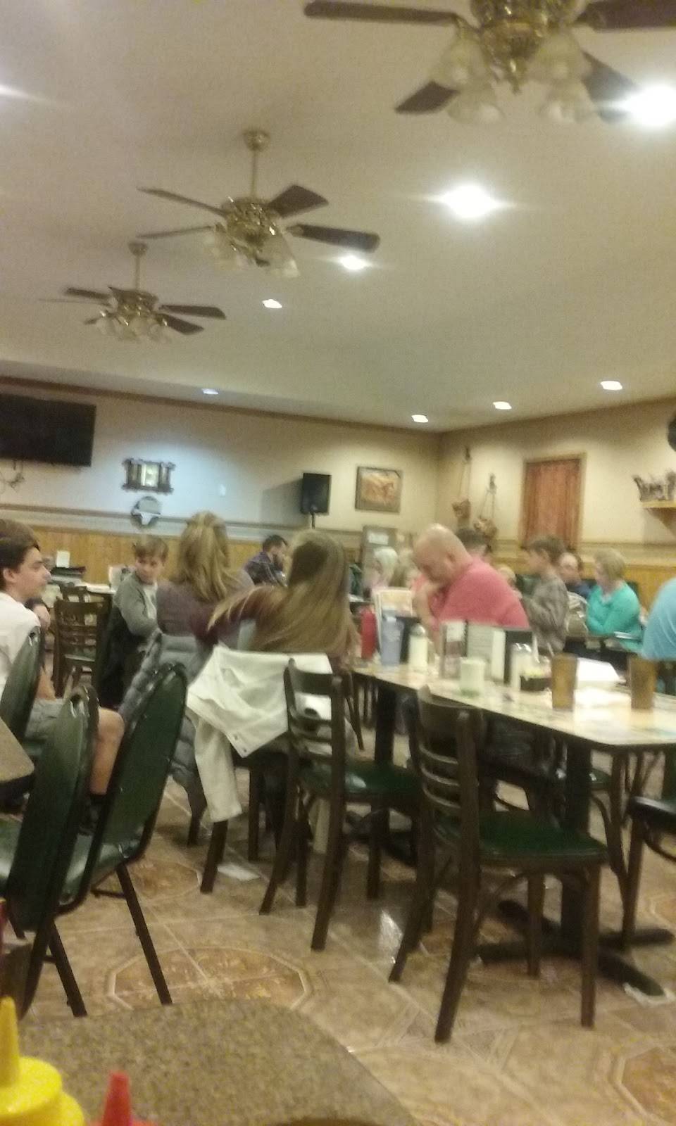 Claras North 65 Cafe | restaurant | 22938 US-65, Sedalia, MO 65301, USA | 6608293322 OR +1 660-829-3322