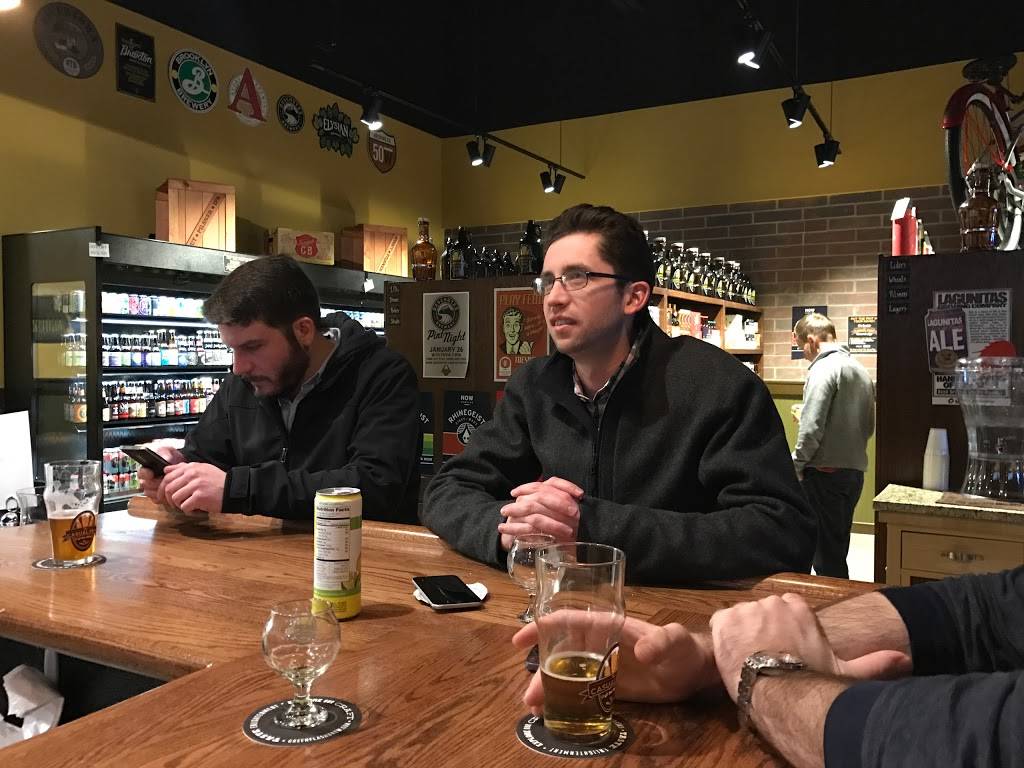 The Casual Pint Oakley Station | restaurant | 3200 Vandercar Way, Cincinnati, OH 45209, USA | 5133512264 OR +1 513-351-2264