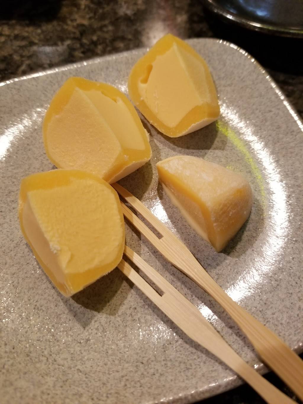 Rock & Roll Sushi | restaurant | 6109 Berkshire Ln, Dallas, TX 75225, USA | 2149871966 OR +1 214-987-1966