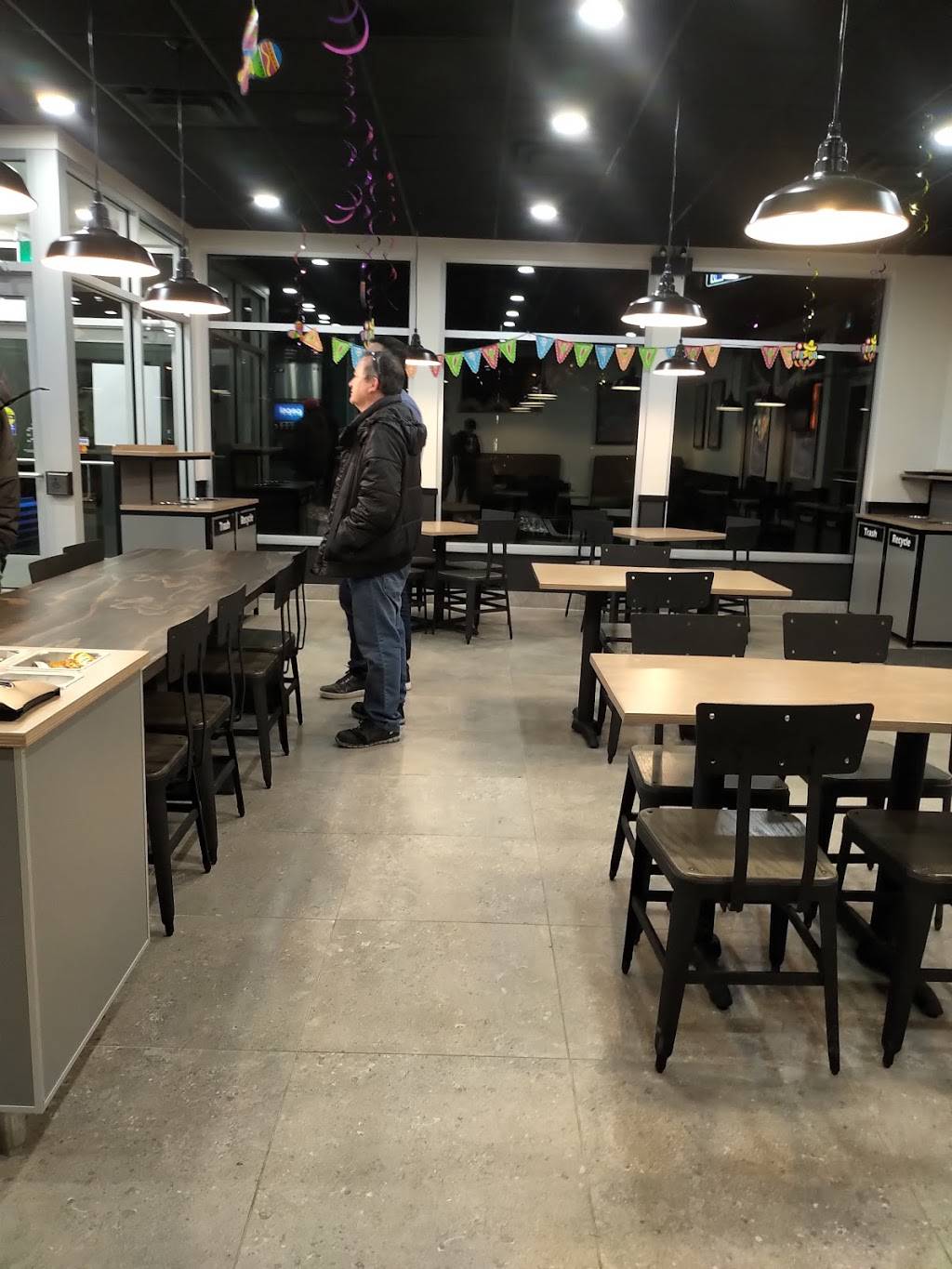 Taco Bell | meal takeaway | 2480 Homer Watson Blvd, Kitchener, ON N2P 2R5, Canada | 5198943434 OR +1 519-894-3434