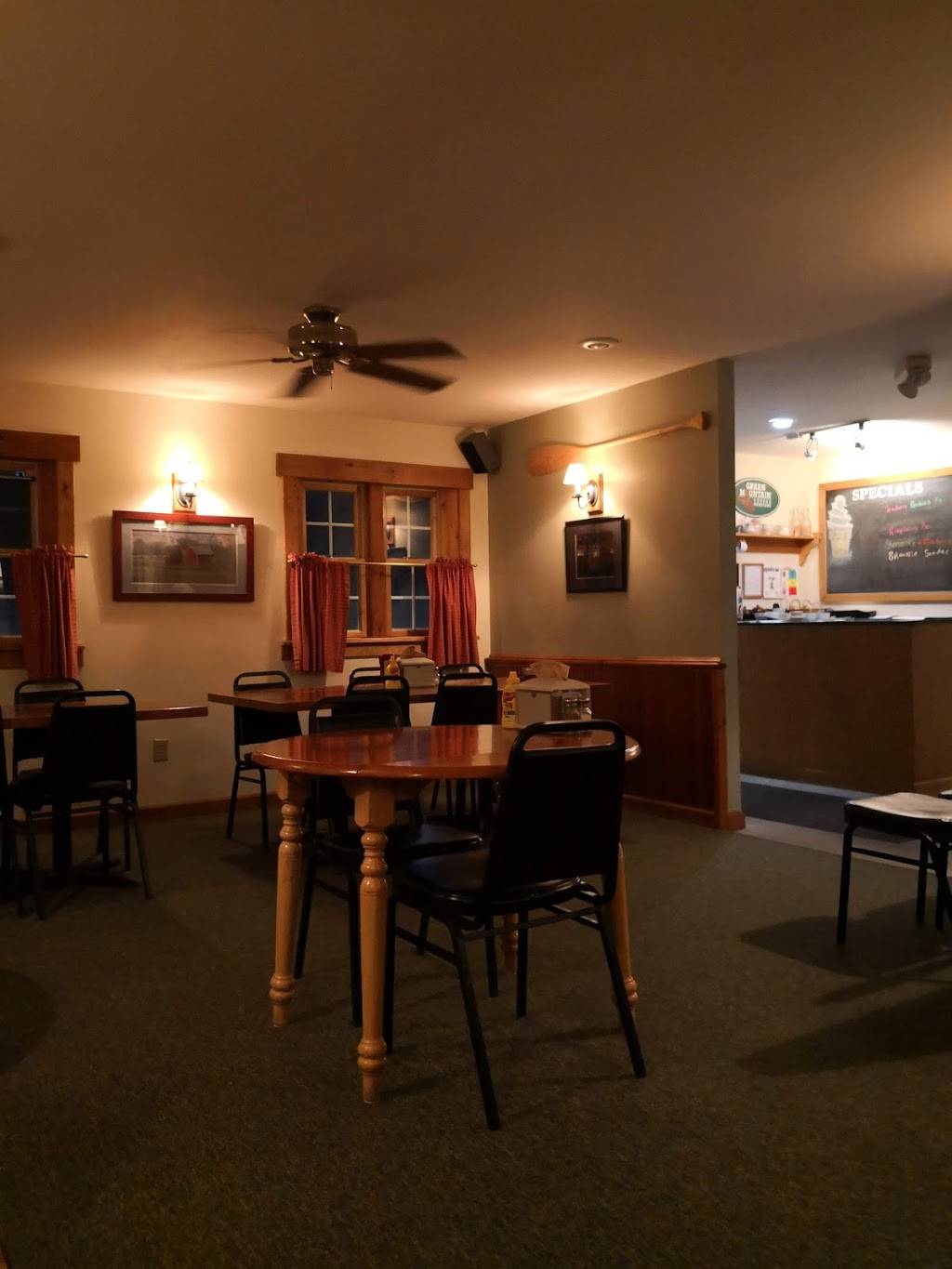 Tinmouth Snack Bar | meal takeaway | 1159, 580 VT-140, Tinmouth, VT 05773, USA | 8024463333 OR +1 802-446-3333