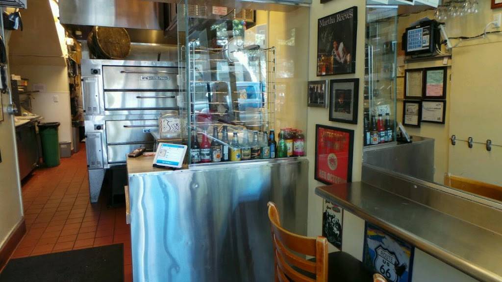 SF Hole in the Wall Pizza | meal delivery | 3244 Scott St, San Francisco, CA 94123, USA | 4157752583 OR +1 415-775-2583