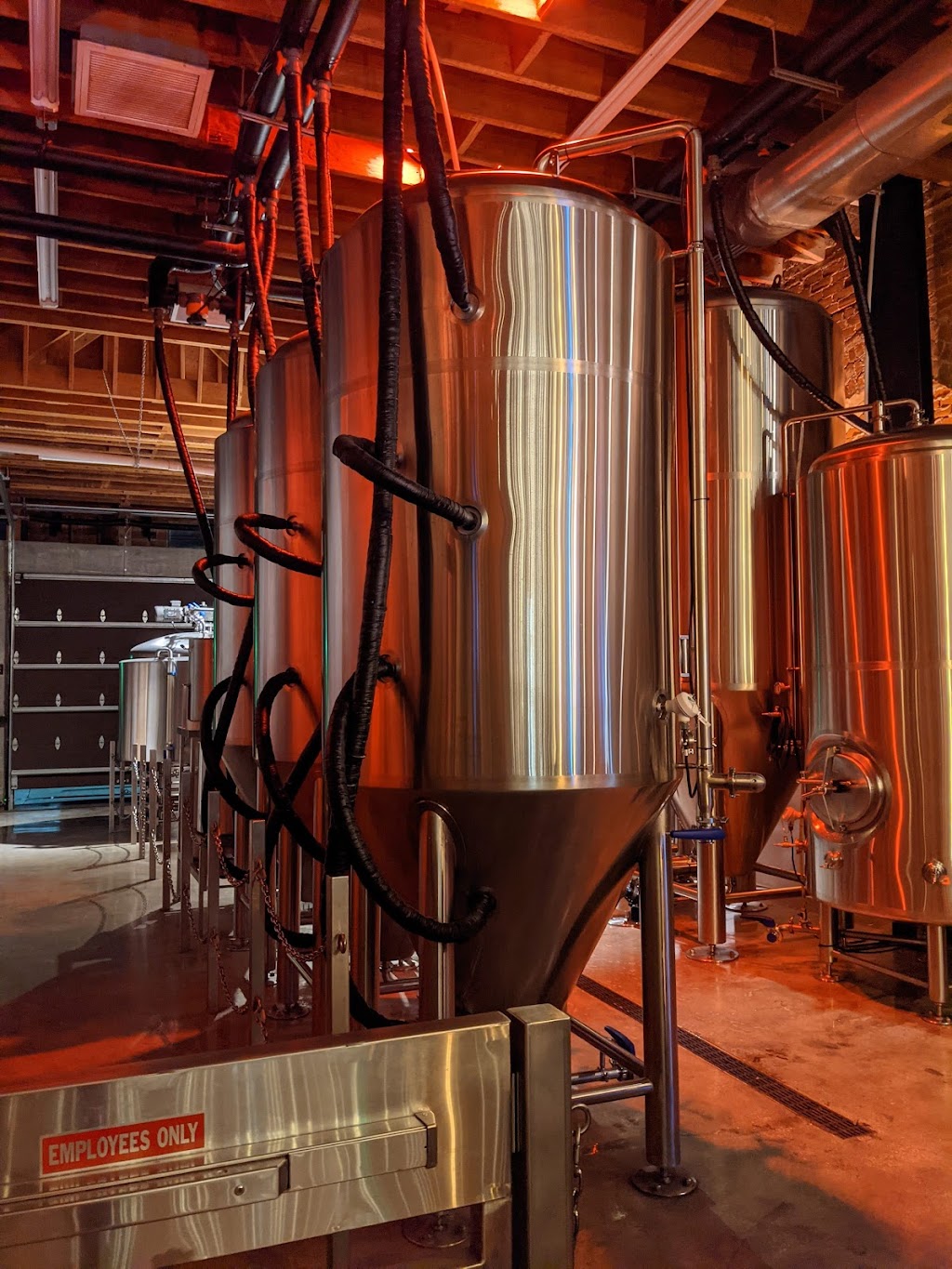 Night Lizard Brewing Company | restaurant | 607 State St, Santa Barbara, CA 93101, USA | 8057702956 OR +1 805-770-2956