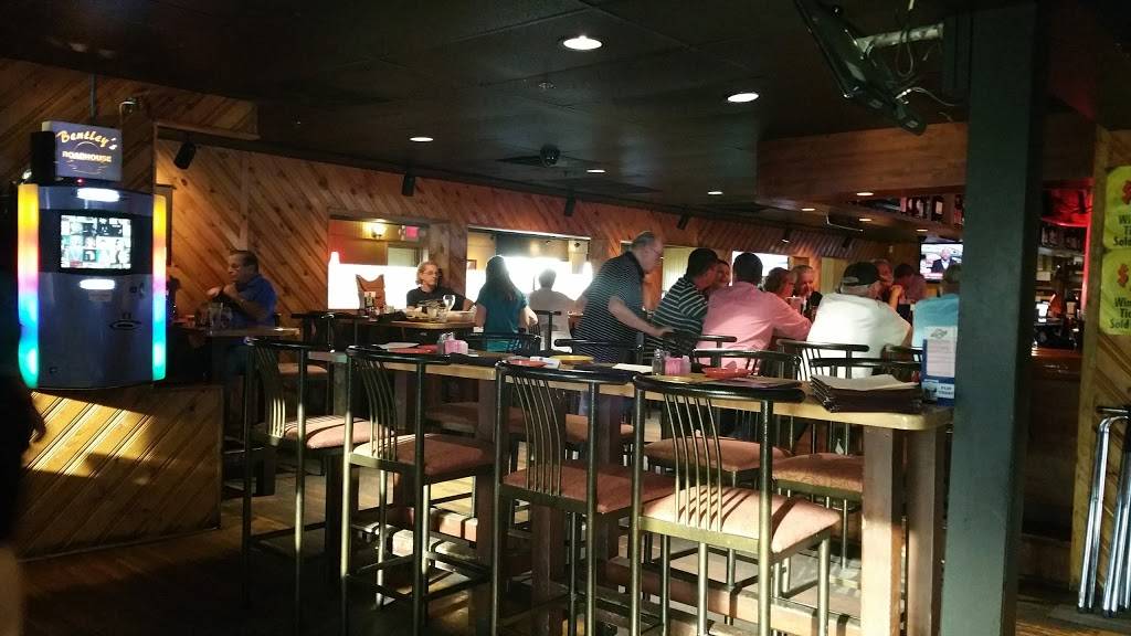 Bentleys Roadhouse | restaurant | 28410 S River Rd, Harrison Charter Township, MI 48045, USA | 5864653663 OR +1 586-465-3663