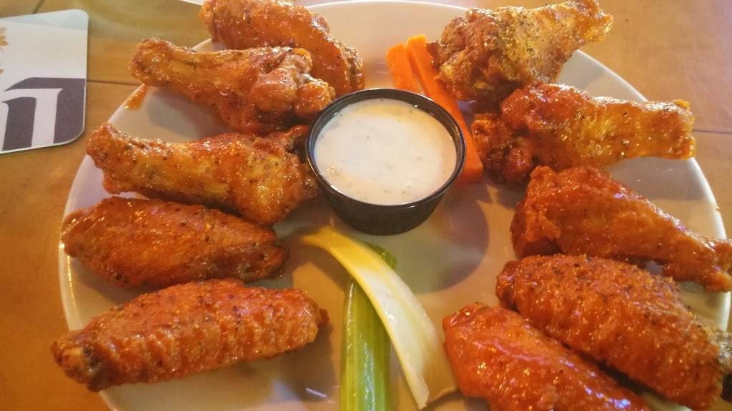 Gillys Sports Bar | restaurant | 4343 Dunwoody Park, Atlanta, GA 30338, USA | 7708172789 OR +1 770-817-2789