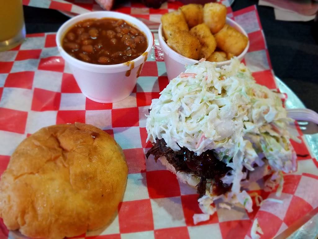 Smokin This and That BBQ | restaurant | 10020 Demia Way, Florence, KY 41042, USA | 8598170492 OR +1 859-817-0492