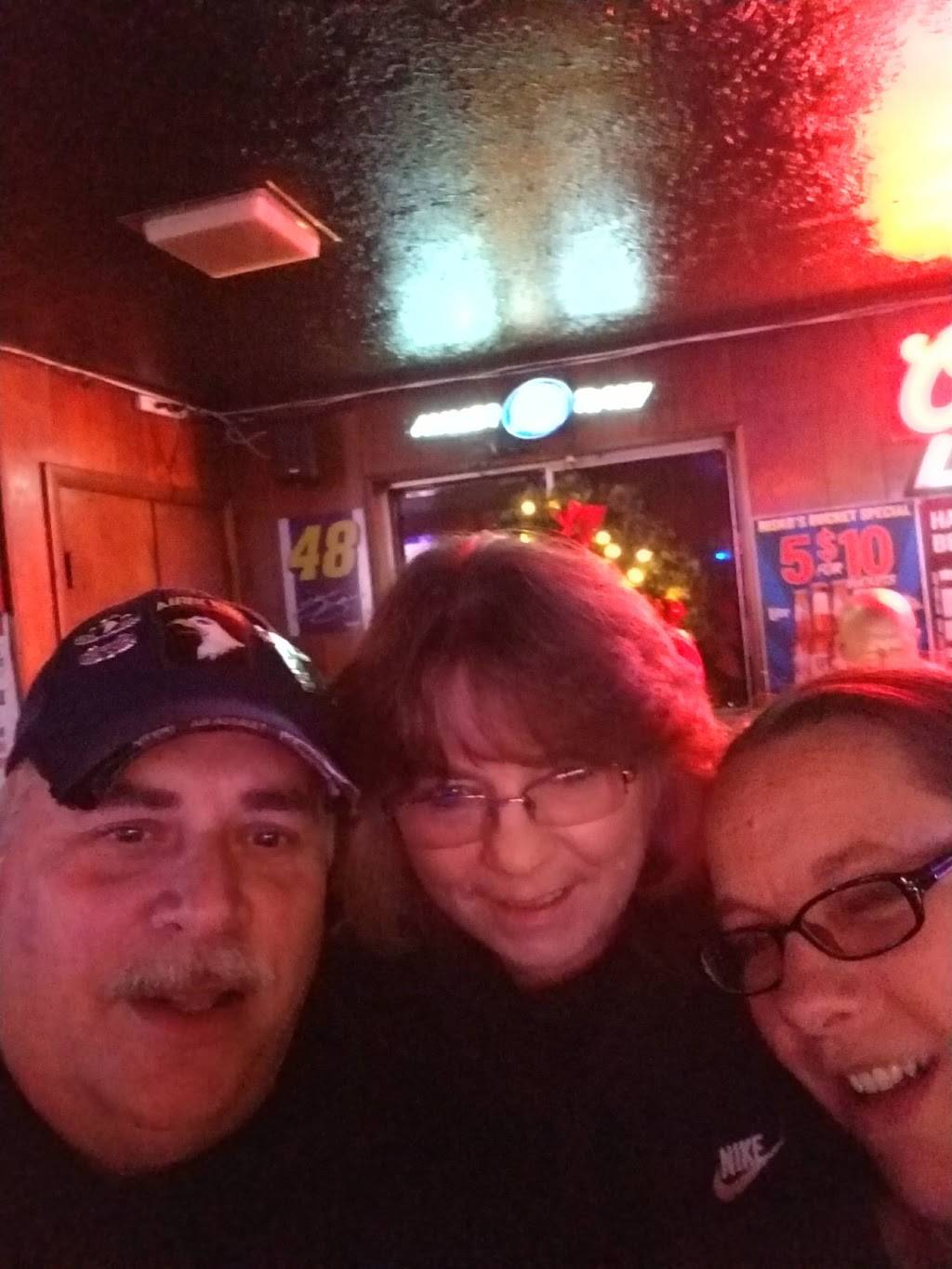 Riskos Tavern | restaurant | 4219 Lake Rd, Sheffield Lake, OH 44054, USA | 4409492207 OR +1 440-949-2207