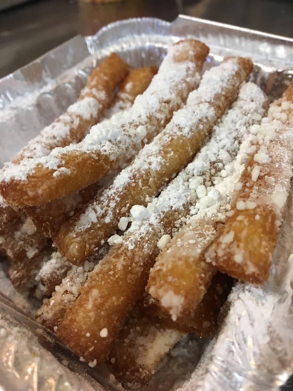 Walters Hot Dogs | restaurant | 200 Commons Park S, Stamford, CT 06902, USA | 9145005029 OR +1 914-500-5029