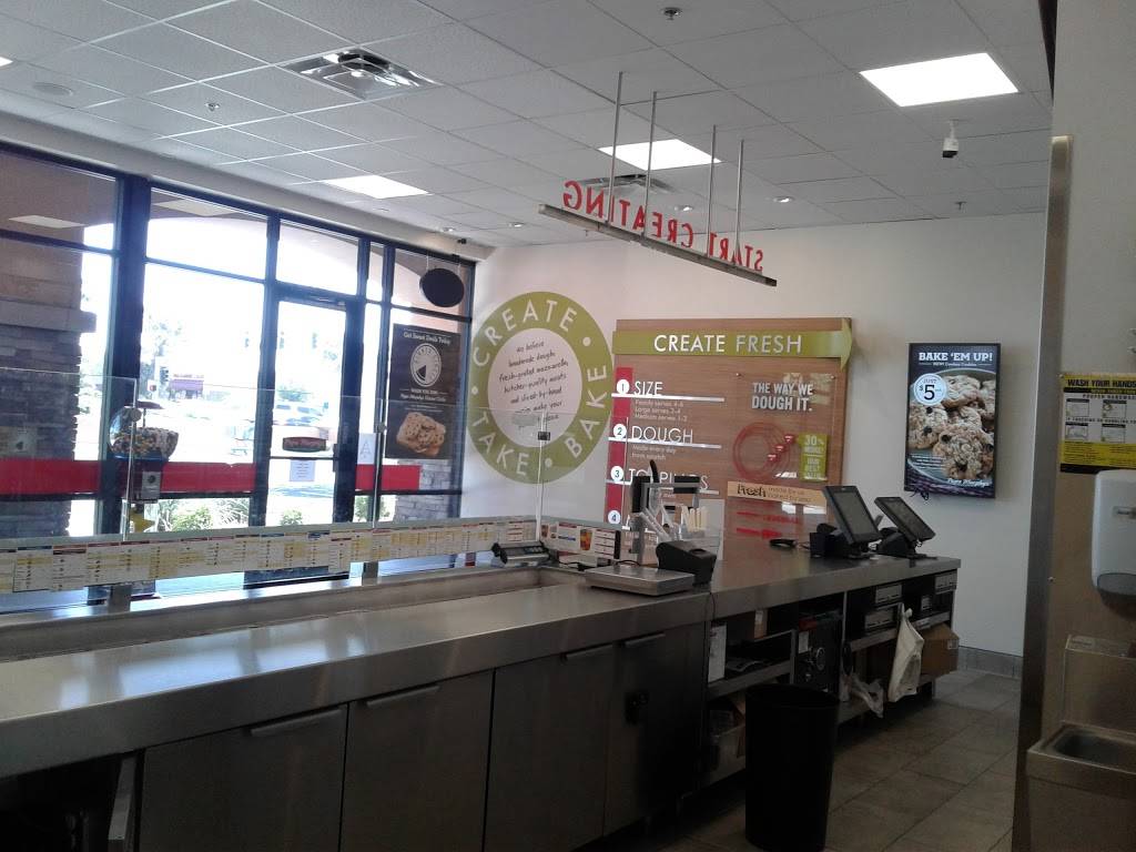 Papa Murphys Take N Bake Pizza | meal takeaway | 6002 N 67th Ave #102, Glendale, AZ 85301, USA | 6239349075 OR +1 623-934-9075