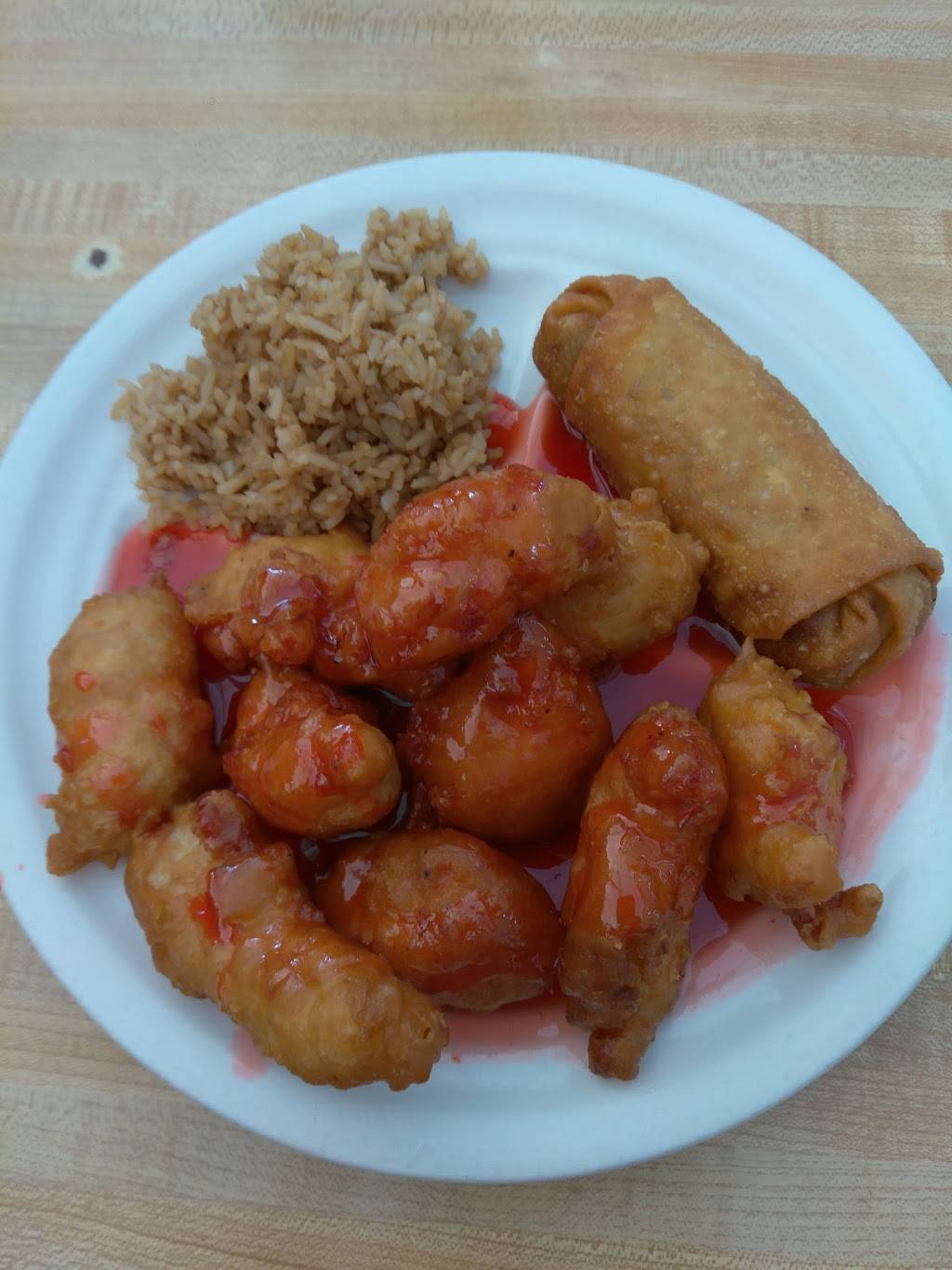 Egg Roll Express Restaurant | restaurant | 1529 S Blvd, Edmond, OK 73013, USA | 4053489667 OR +1 405-348-9667