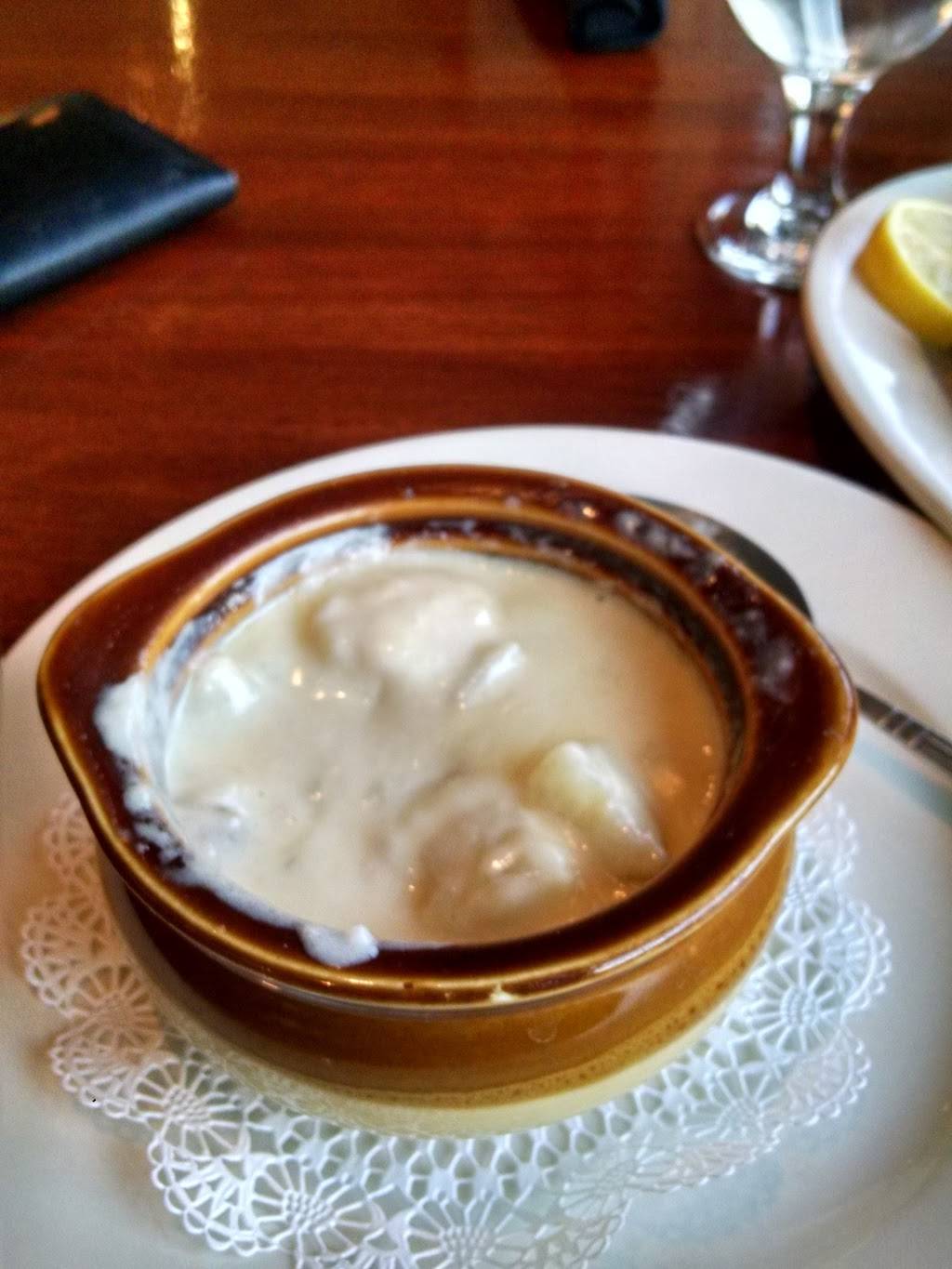 Isaacs Restaurant & Pub | restaurant | 155 Holiday Dr, Solomons, MD 20688, USA | 4103266311 OR +1 410-326-6311