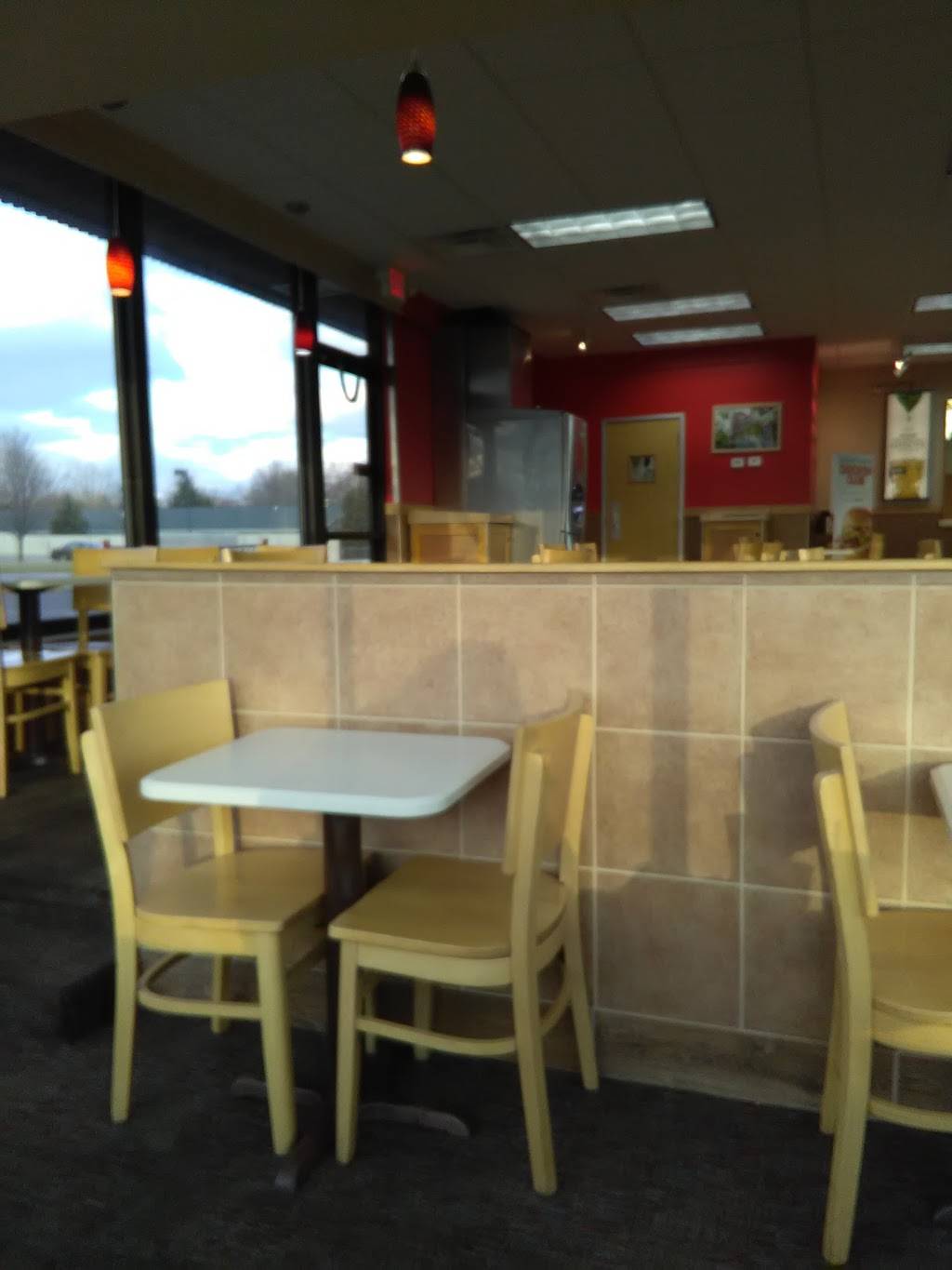 Wendys | restaurant | 1619 S Mission St, Mt Pleasant, MI 48858, USA | 9897732524 OR +1 989-773-2524