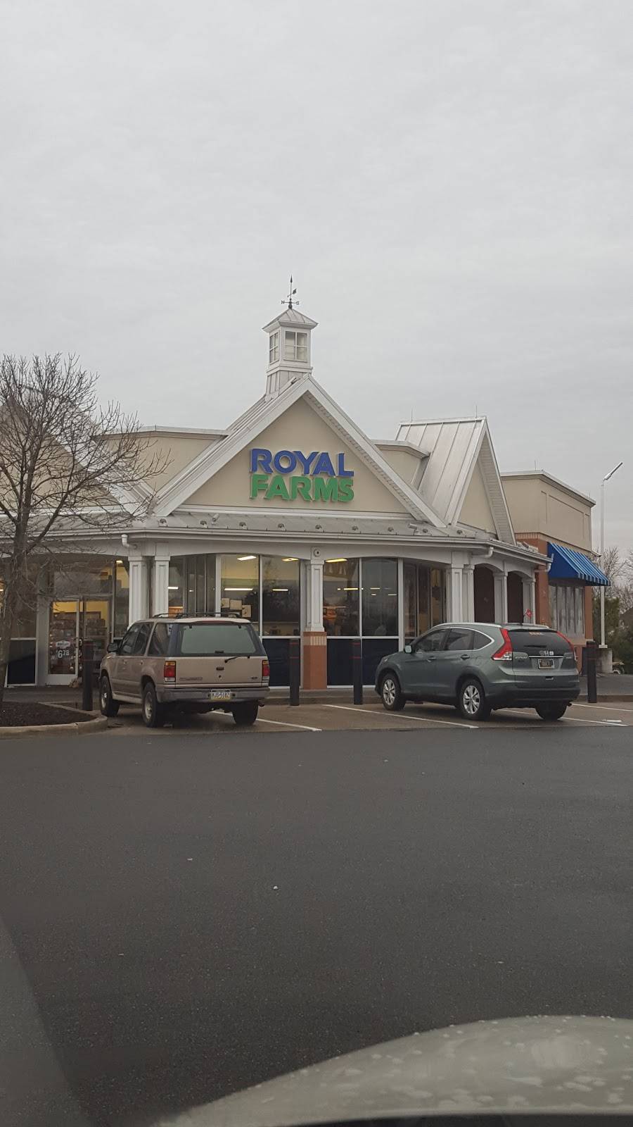 Royal Farms | meal takeaway | 865 S Old Baltimore Pike, Newark, DE 19702, USA | 3027311213 OR +1 302-731-1213