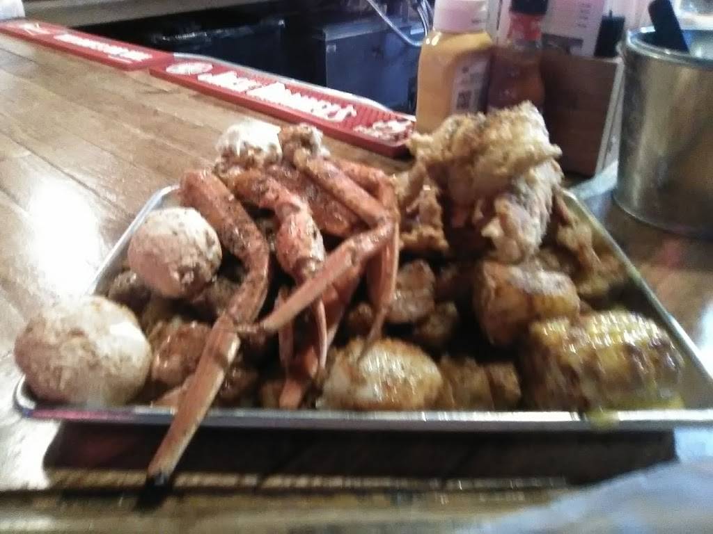 Hobos Bar & Grill | restaurant | 2701 W Jefferson Blvd, Fort Wayne, IN 46802, USA | 2602092179 OR +1 260-209-2179