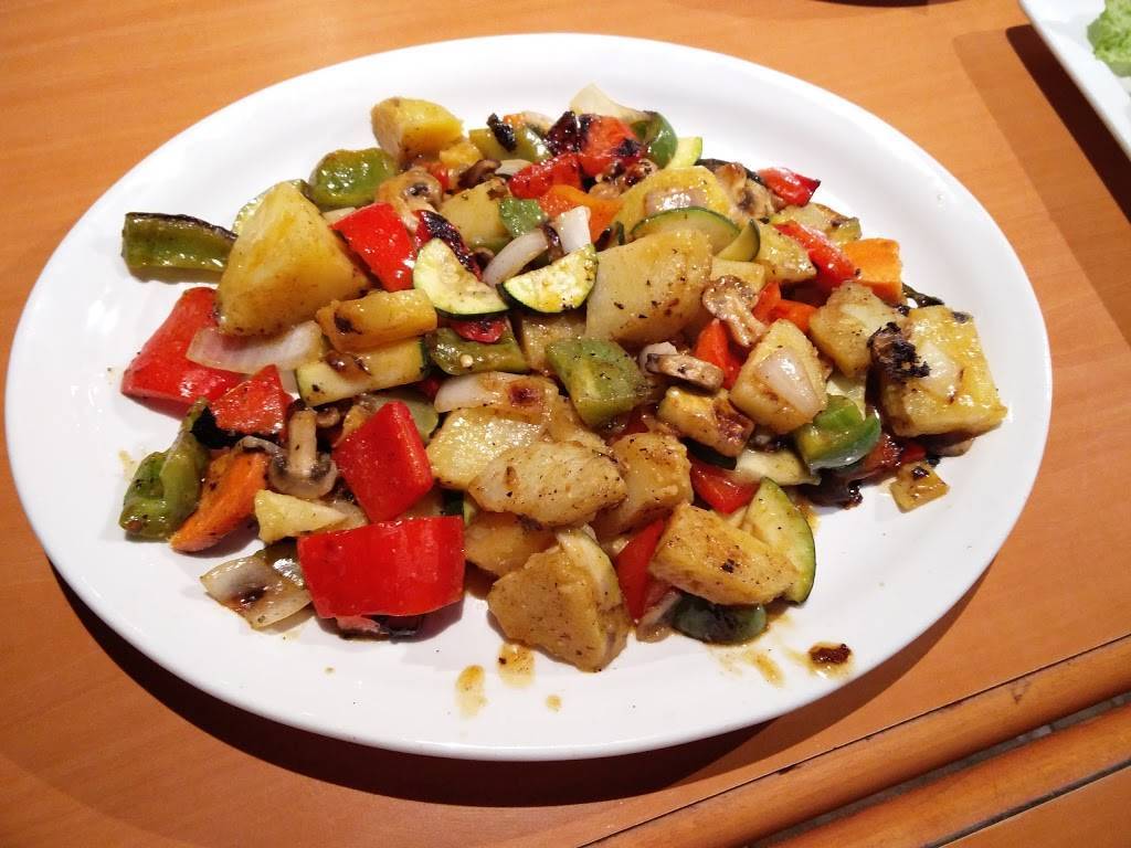 Sizzloz Flame Grilled Chicken - Tenth Line | restaurant | 5606 Tenth Line W, Mississauga, ON L5M 7L9, Canada | 9057069260 OR +1 905-706-9260