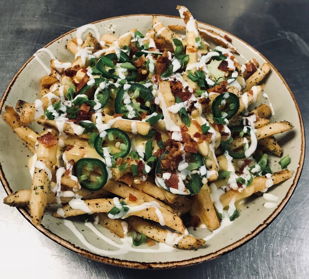 Lone Oak Bar and Grille | restaurant | 1434 Centre Pl Dr, Denton, TX 76205, USA | 9403834100 OR +1 940-383-4100