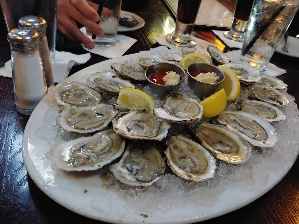 Spotos Oyster Bar & Blue Point Lounge | restaurant | 4560 PGA Boulevard, Palm Beach Gardens, FL 33418, USA | 5617769448 OR +1 561-776-9448