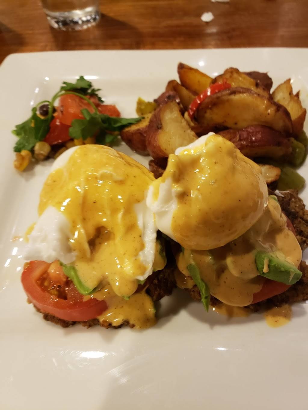 ReVive! | restaurant | 3401 S IH 35 Frontage Rd, Austin, TX 78741, USA | 5127444841 OR +1 512-744-4841