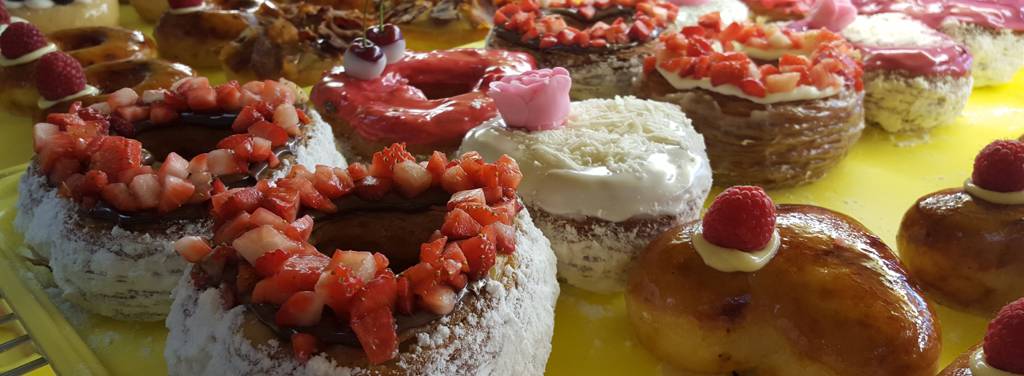 Jarams Donuts | bakery | 17459 Preston Rd, Dallas, TX 75252, USA | 9722487474 OR +1 972-248-7474