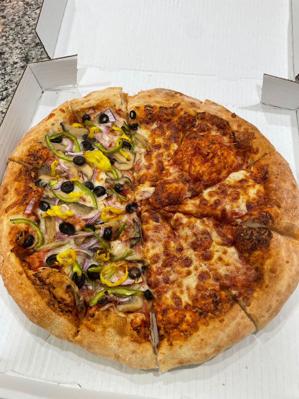 Bona Pizza | restaurant | 36450 Moravian Dr, Clinton Twp, MI 48035, USA | 5862875555 OR +1 586-287-5555