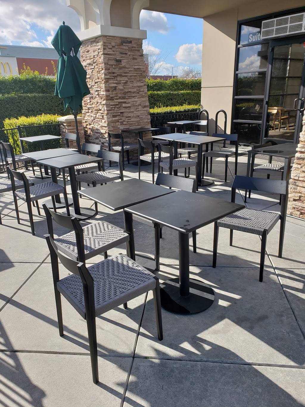 Starbucks | cafe | 1342 E F St C, Oakdale, CA 95361, USA | 2098452654 OR +1 209-845-2654