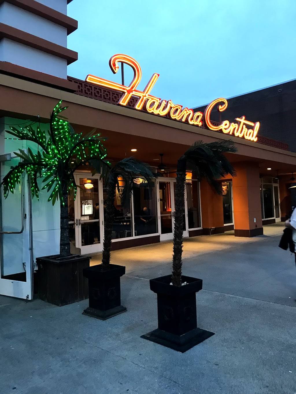 Havana Central | restaurant | 630 Old Country Rd, Garden City, NY 11530, USA | 5167397900 OR +1 516-739-7900