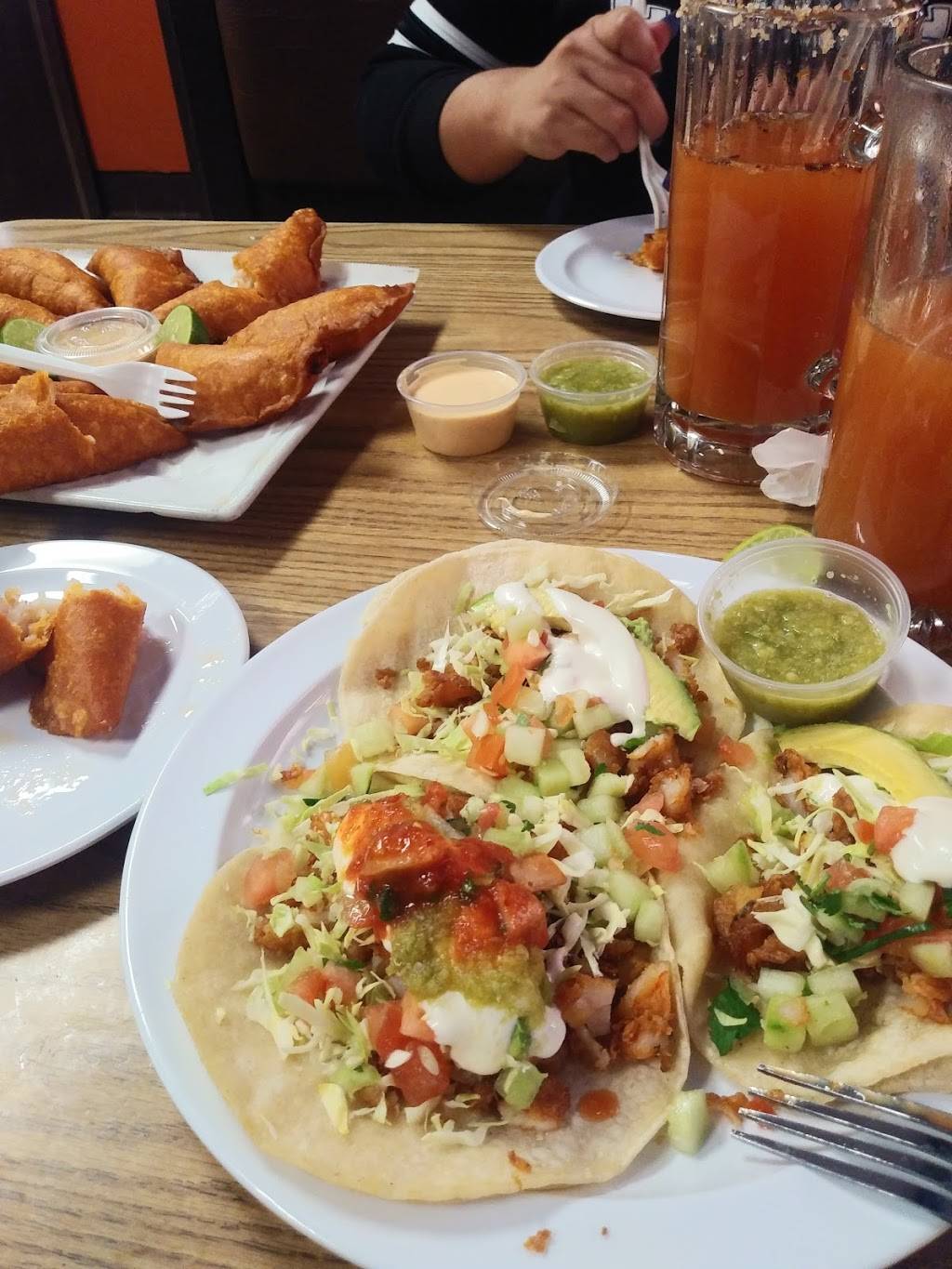 Mariscos Las Cazuelitas | restaurant | 300 Oak St, Bakersfield, CA 93304, USA | 6613246142 OR +1 661-324-6142