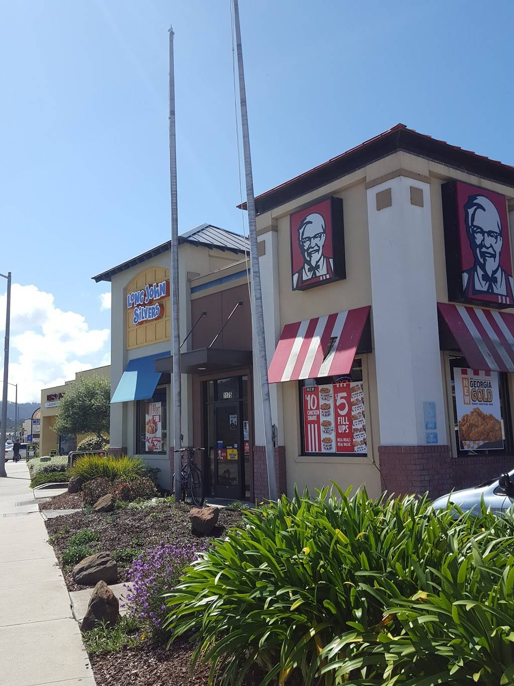 KFC | restaurant | 1175 Fremont Blvd, Seaside, CA 93955, USA | 8318992569 OR +1 831-899-2569
