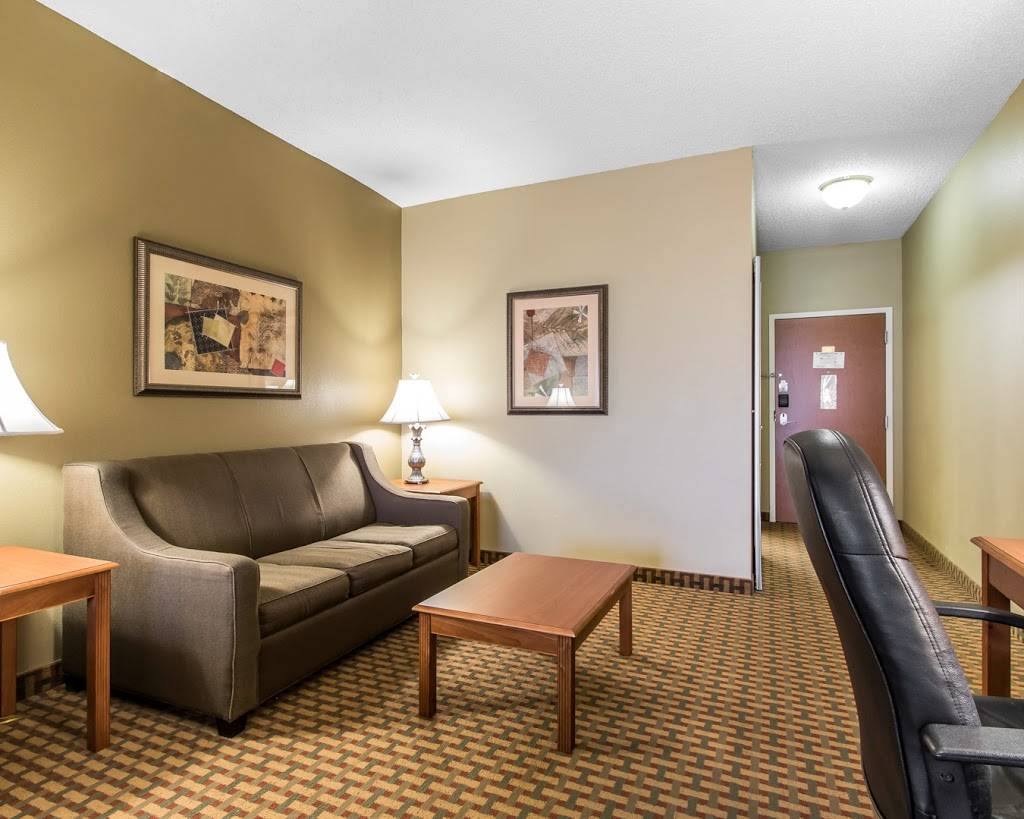 Comfort Inn & Suites Quail Springs | restaurant | 13501 N Highland Park Blvd, Oklahoma City, OK 73120, USA | 4052862700 OR +1 405-286-2700