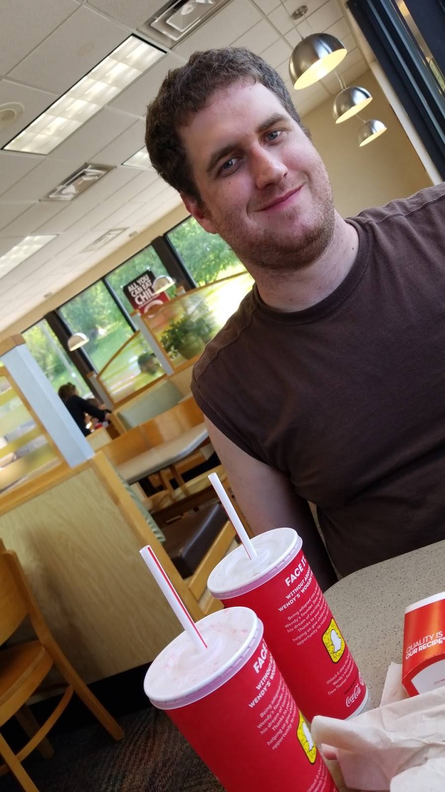 Wendys | restaurant | 1017 W Crawford Ave, Connellsville, PA 15425, USA | 7246283373 OR +1 724-628-3373