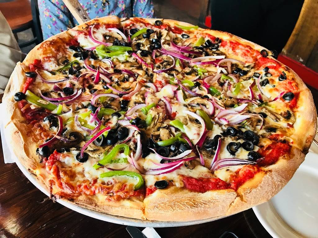 Darios Restaurant | restaurant | 2829 Bridgeway, Sausalito, CA 94965, USA | 4153326636 OR +1 415-332-6636