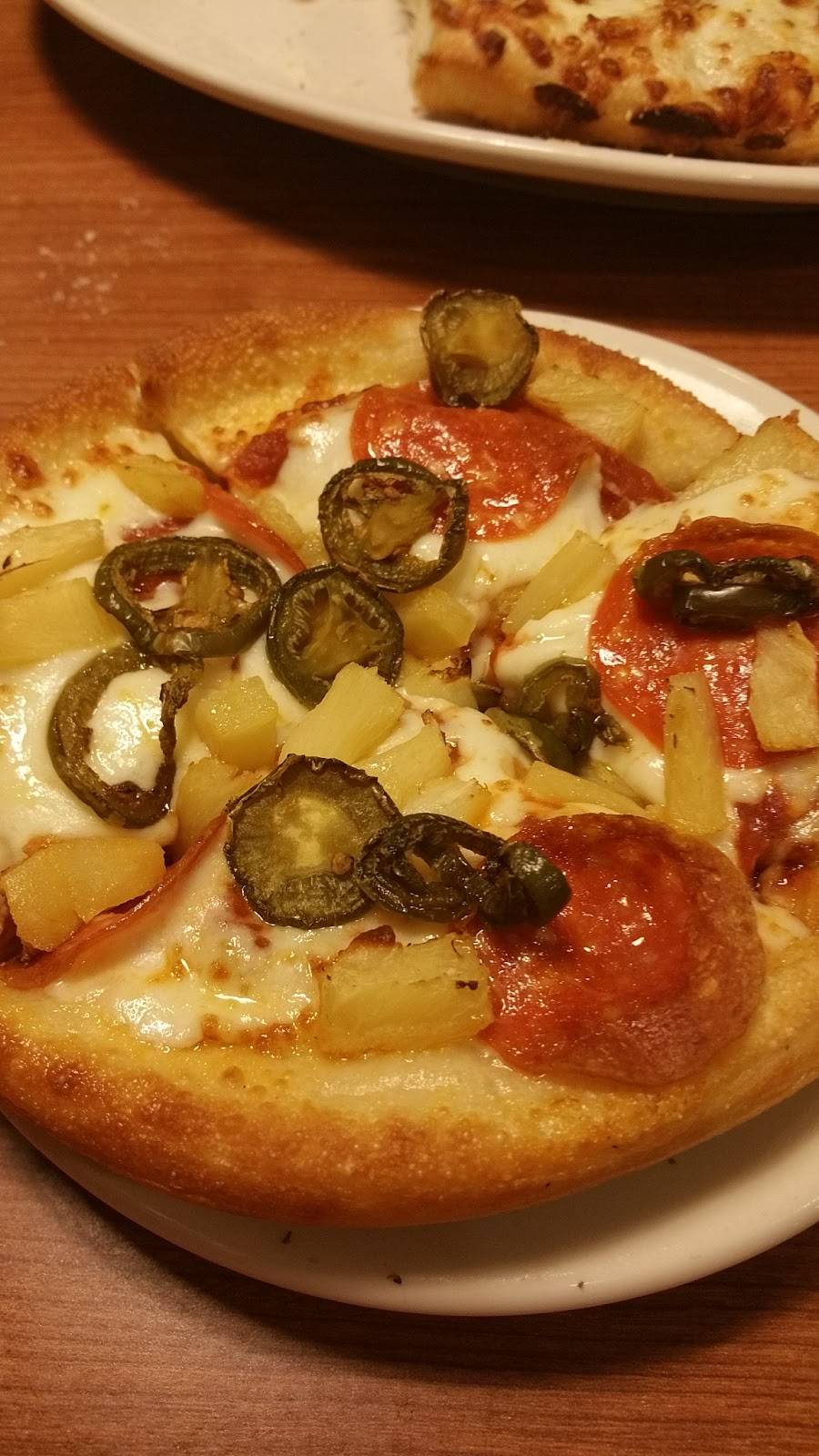 Pizza Hut | meal takeaway | 815 N Lafayette St, Greenville, MI 48838, USA | 6167548000 OR +1 616-754-8000