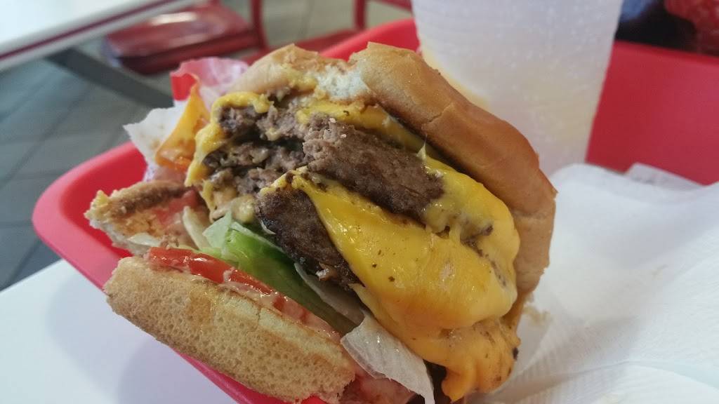 In-N-Out Burger | restaurant | 10525 Carmenita Rd, Santa Fe Springs, CA 90670, USA | 8007861000 OR +1 800-786-1000