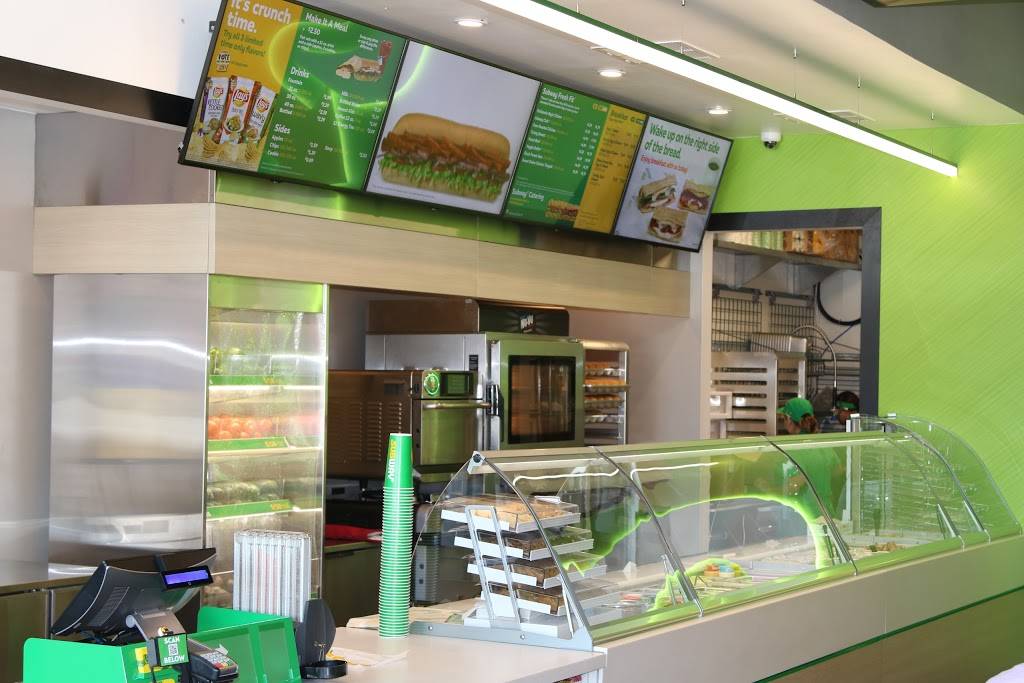 Subway Restaurants | restaurant | 2805 S Figueroa St, Los Angeles, CA 90007, USA | 2137454868 OR +1 213-745-4868
