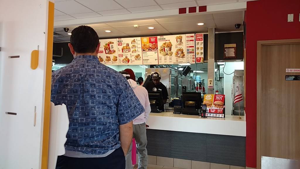 KFC | restaurant | 7521 Richmond Hwy, Alexandria, VA 22306, USA | 7037652294 OR +1 703-765-2294