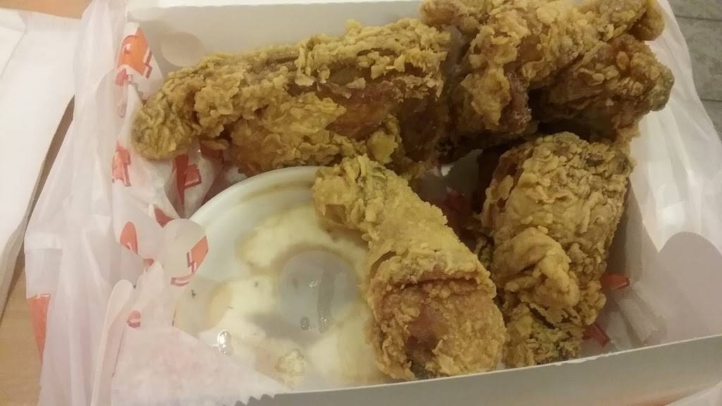 Popeyes Louisiana Kitchen | restaurant | 5720 Churchland Blvd, Portsmouth, VA 23703, USA | 7576380981 OR +1 757-638-0981