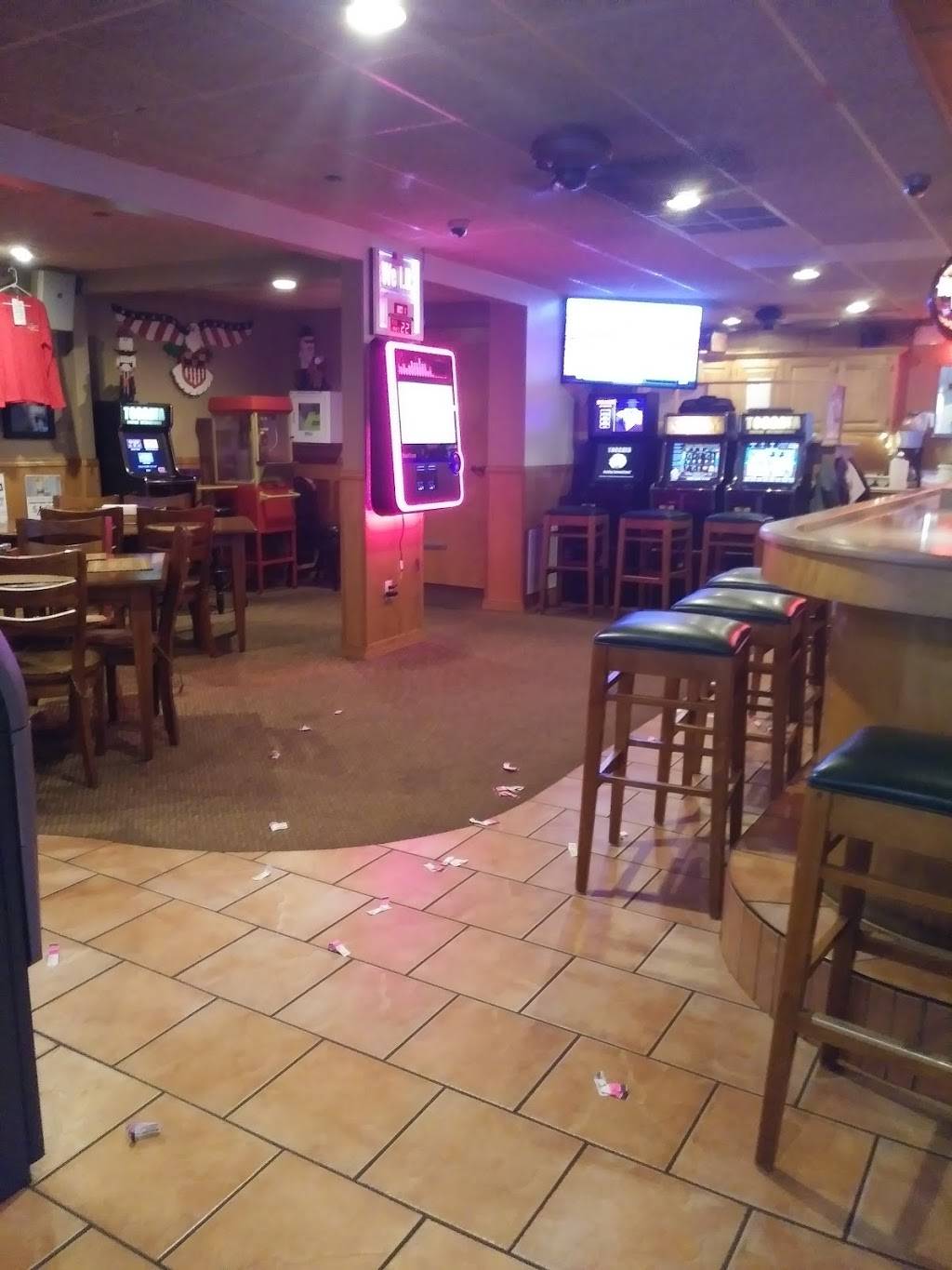 Pearly Gates Bar & Grill | restaurant | 3551 Finger Rd, Green Bay, WI 54311, USA | 9204654656 OR +1 920-465-4656