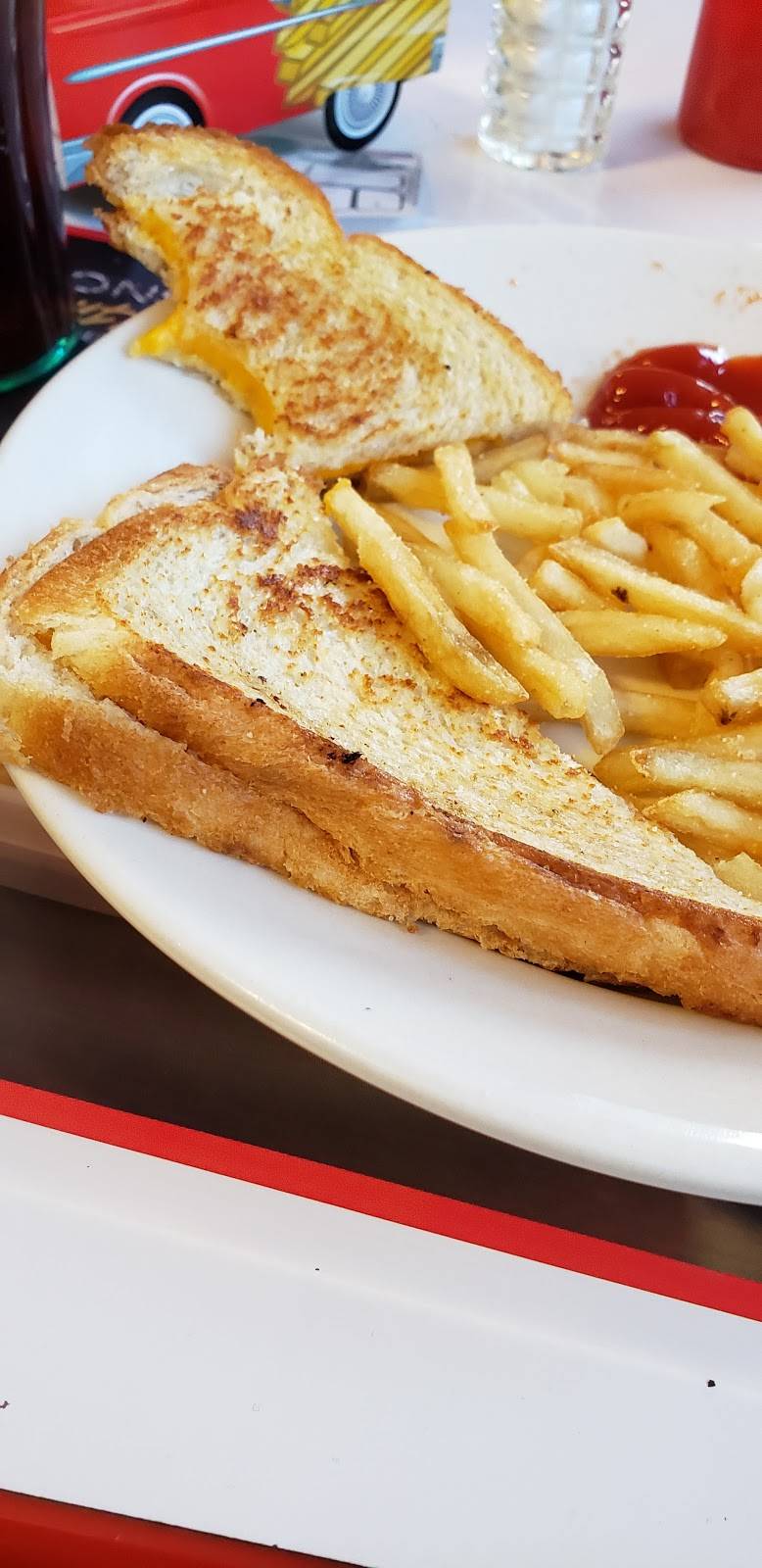 Steak n Shake | restaurant | 1445 N 21st St, Newark, OH 43055, USA | 7403641504 OR +1 740-364-1504