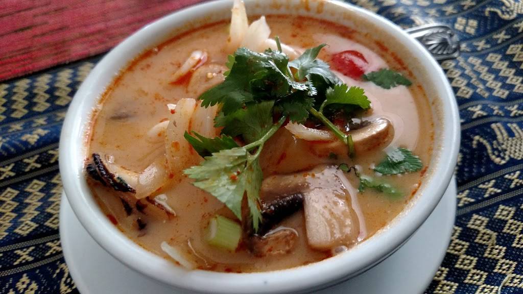 Friendly Thai Restaurant | restaurant | 110 Poquonnock Rd, Groton, CT 06340, USA | 8608650048 OR +1 860-865-0048