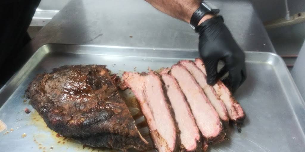 pink pig barbecue | restaurant | 1969 W Co Rd 476, Bushnell, FL 33513, USA | 3527937744 OR +1 352-793-7744