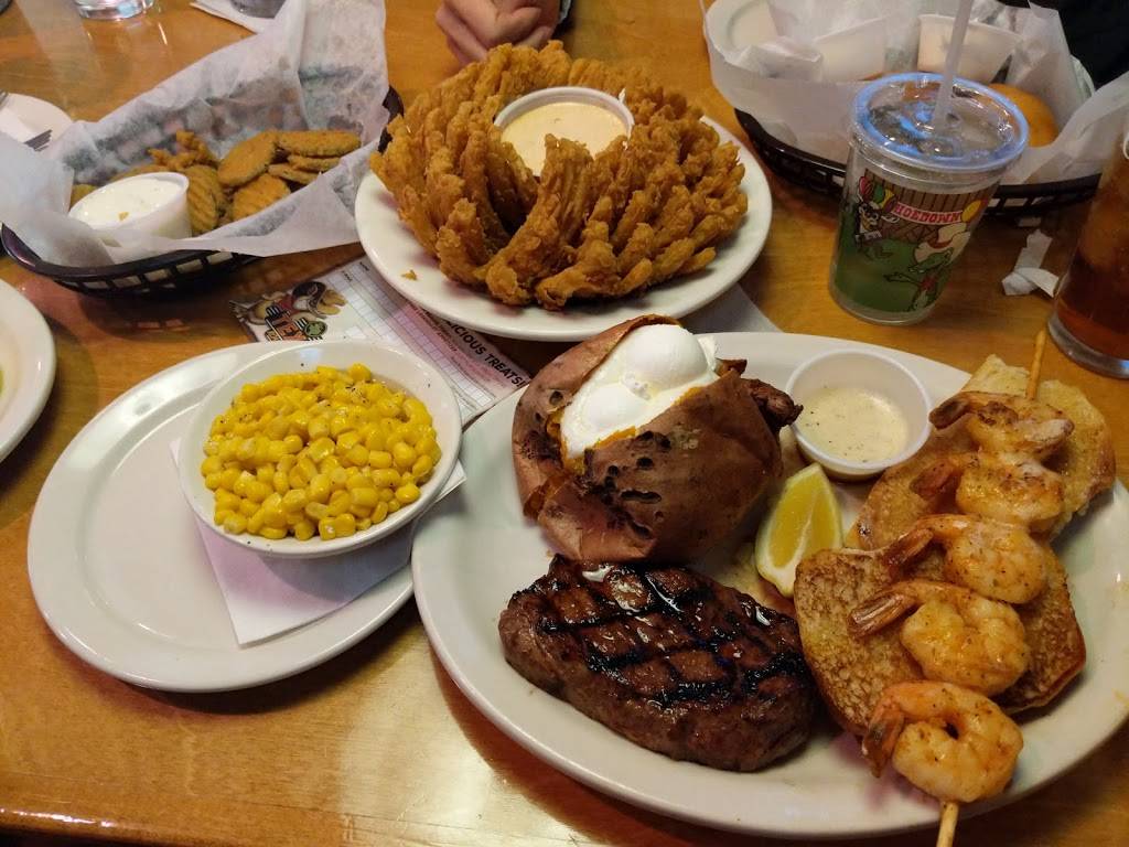 Texas Roadhouse | restaurant | 4332 Erica Greene Circle, Morristown, TN 37813, USA | 4235817896 OR +1 423-581-7896