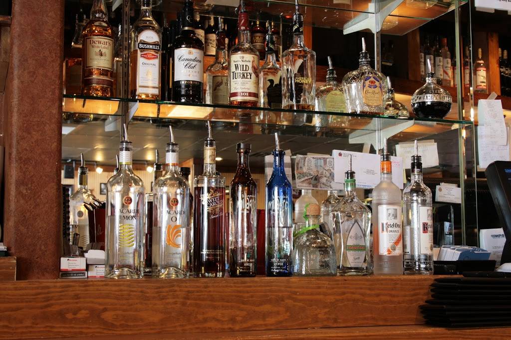 Doghouse Tavern | restaurant | 3100 S Sheridan Blvd, Denver, CO 80227, USA | 3039361376 OR +1 303-936-1376