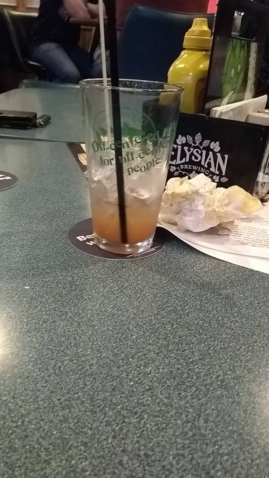 Report In Pub | restaurant | 12100 W Center Rd #204, Omaha, NE 68144, USA | 4029164438 OR +1 402-916-4438